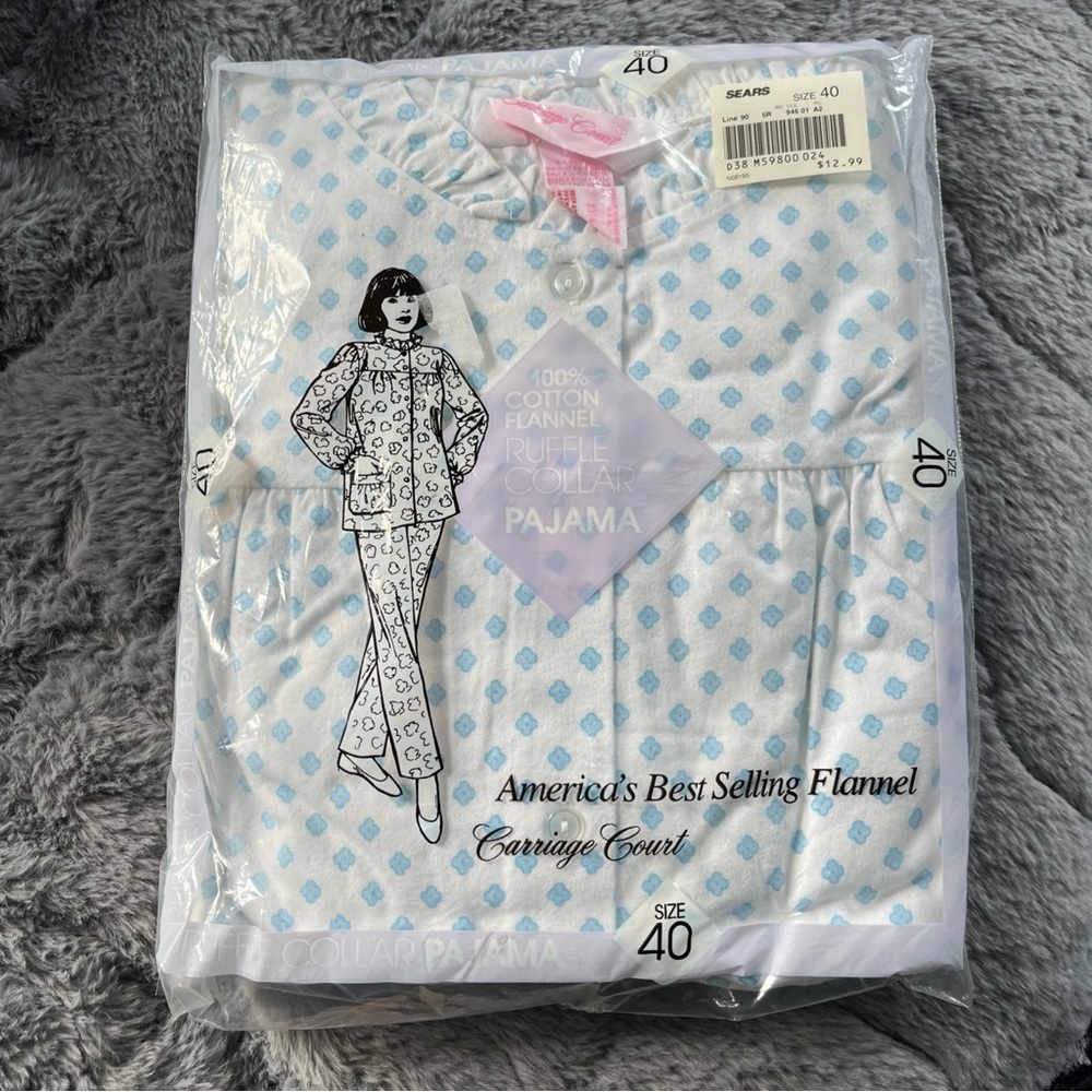 VNT Sears Carriage Court  Women’s Pajamas  100% Cotton Blue/white Ruffle Collar